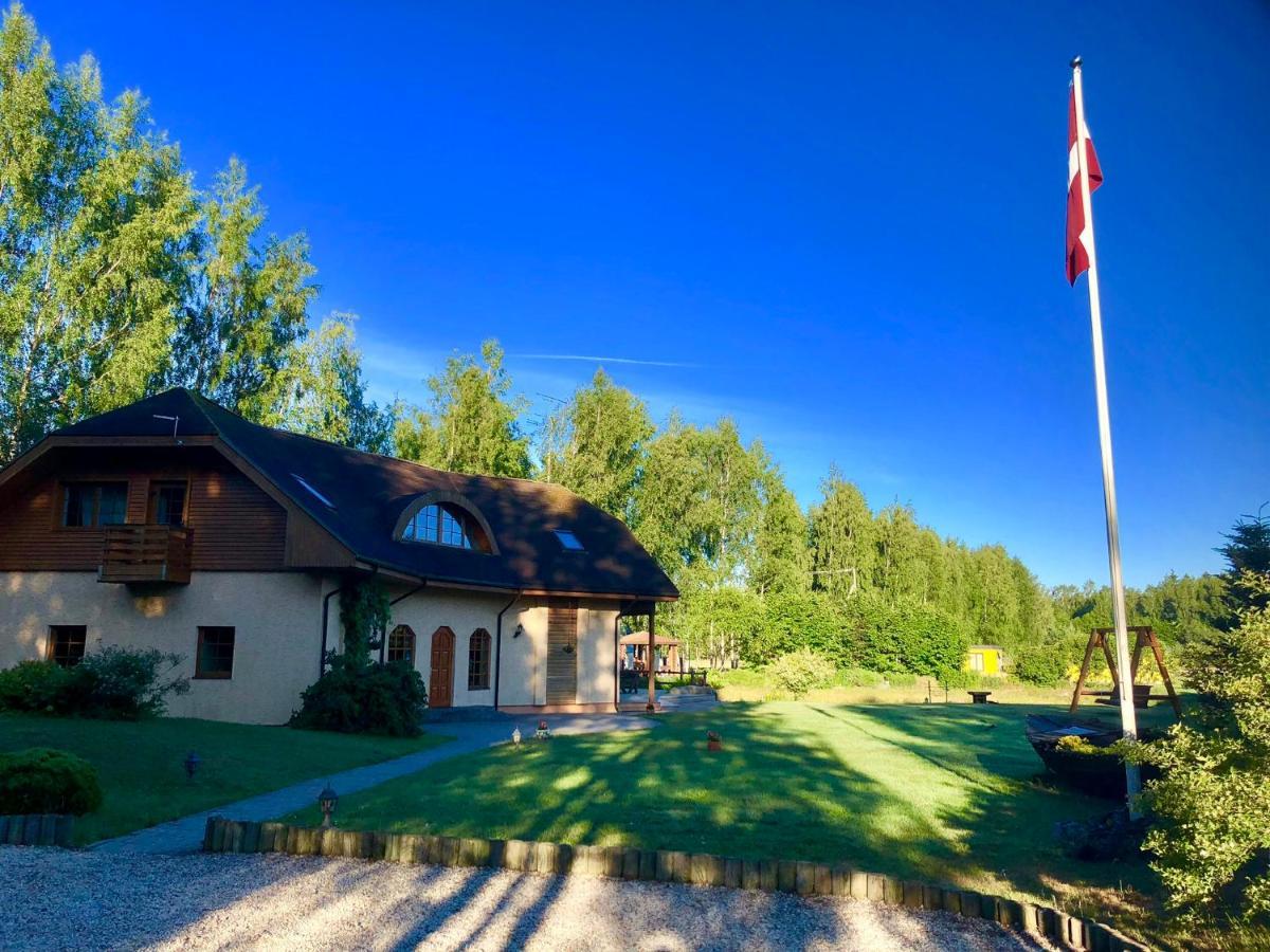 Piejuras Nams Hotel Ķesterciems Exterior foto